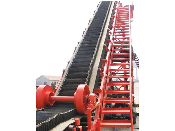 大傾角皮帶輸送機